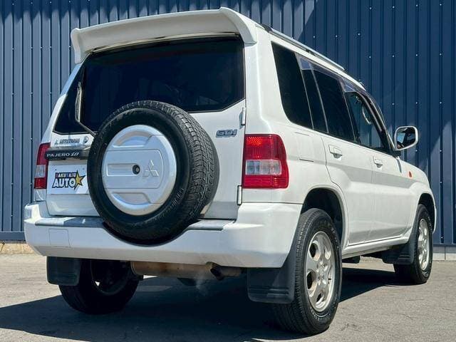 2001 Mitsubishi Pajero JDM car for sale — photo 8 of 14