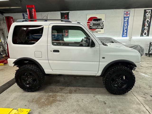 1999 Suzuki Jimny JDM car for sale — photo 3 of 25