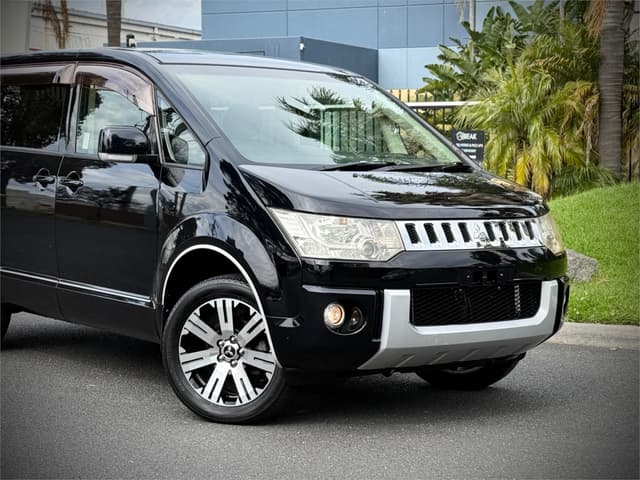 2009 Mitsubishi Delica JDM car for sale — photo 4 of 25