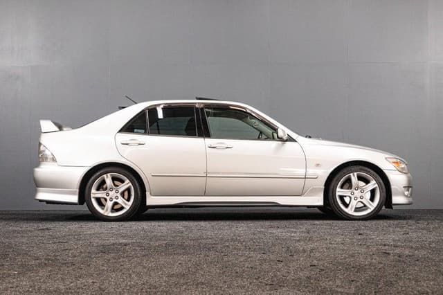 1999 Toyota Altezza JDM car for sale — photo 4 of 20