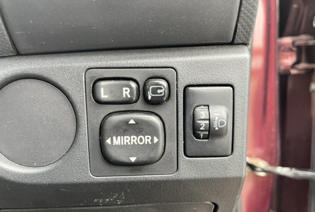 2010 Toyota Vitz JDM car for sale — photo 16 of 25