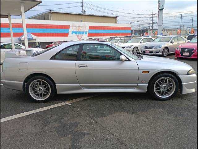 1995 Nissan Skyline JDM car for sale — photo 10 of 25