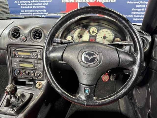 2000 Mazda Roadster (Eunos Roadster / MX-5) JDM car for sale — photo 2 of 3