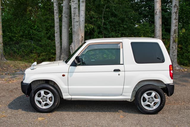 1998 Mitsubishi Pajero Mini JDM car for sale — photo 7 of 15