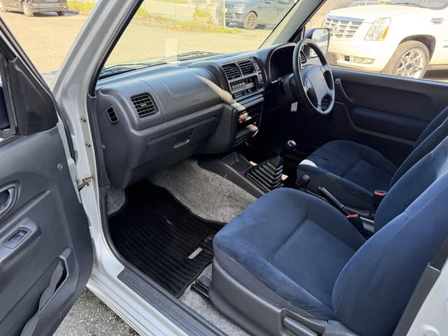 2004 Suzuki Jimny JDM car for sale — photo 13 of 20