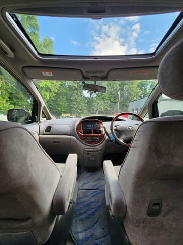 2001 Toyota Estima JDM car for sale — photo 15 of 25
