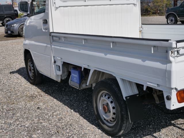2001 Mitsubishi Minicab JDM car for sale — photo 17 of 25