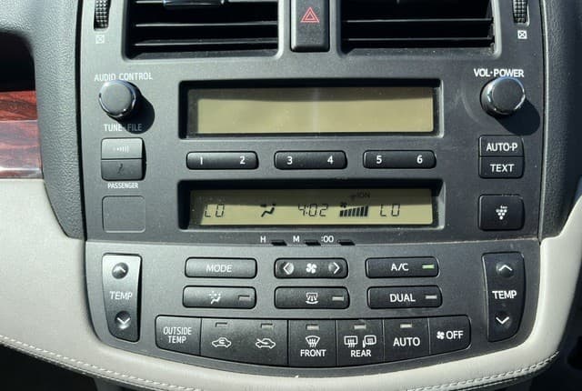 2010 Toyota Crown JDM car for sale — photo 16 of 25