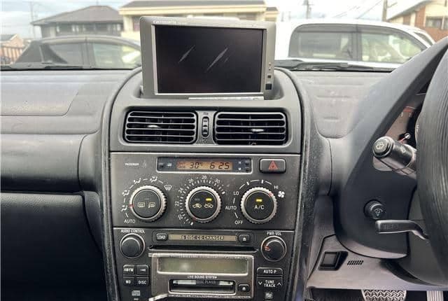 2003 Toyota Altezza JDM car for sale — photo 13 of 25