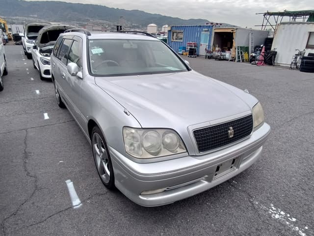 2000 Toyota Crown JDM car for sale — photo 2 of 15