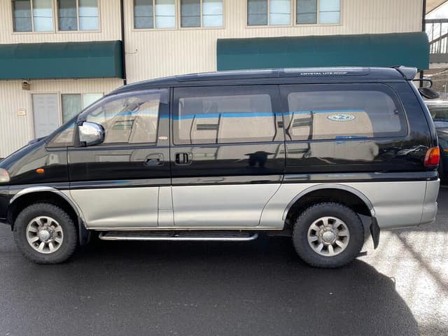 1995 Mitsubishi Delica JDM car for sale — photo 3 of 10