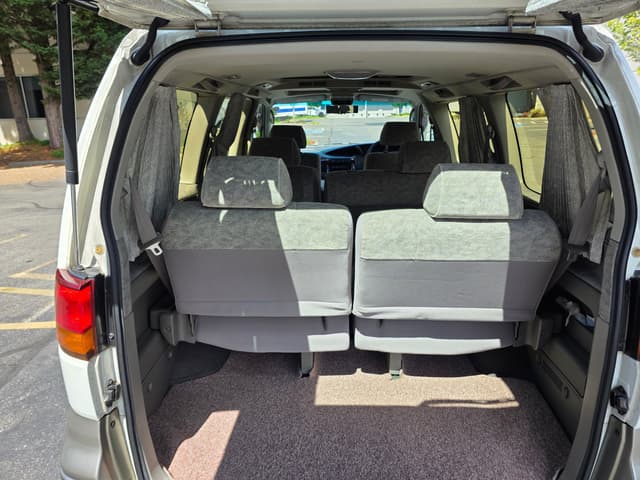 1998 Nissan Elgrand JDM car for sale — photo 16 of 17