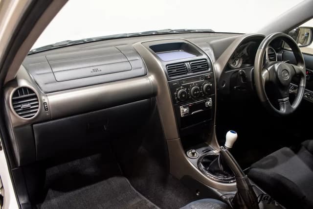 1999 Toyota Altezza JDM car for sale — photo 9 of 25