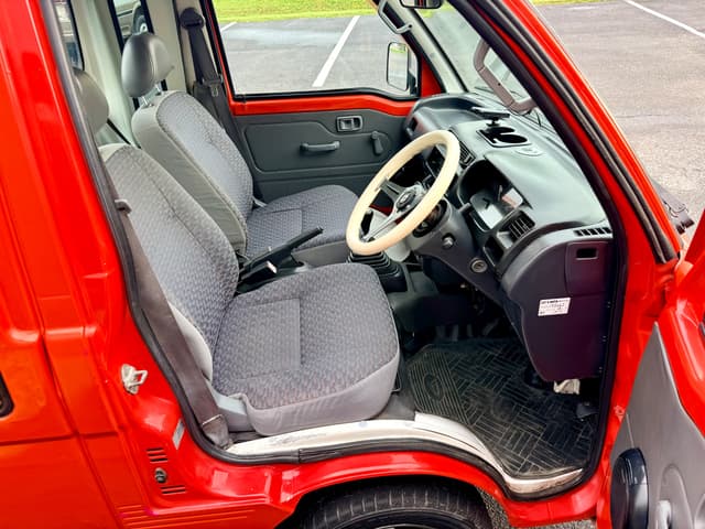 2000 Daihatsu Hijet JDM car for sale — photo 15 of 17