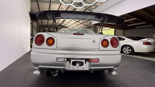 1998 Nissan Skyline JDM car for sale — photo 9 of 11