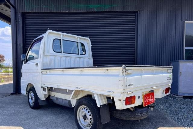 2006 Daihatsu Hijet JDM car for sale — photo 9 of 25