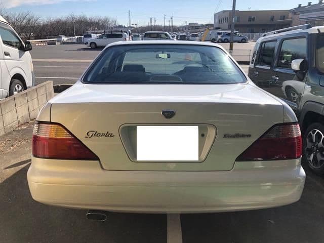 1995 Nissan Gloria JDM car for sale — photo 2 of 25