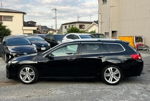 2010 Honda Accord JDM car for sale — photo 18 of 20