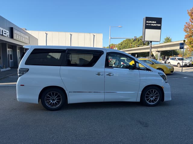 2010 Toyota Vellfire JDM car for sale — photo 6 of 16