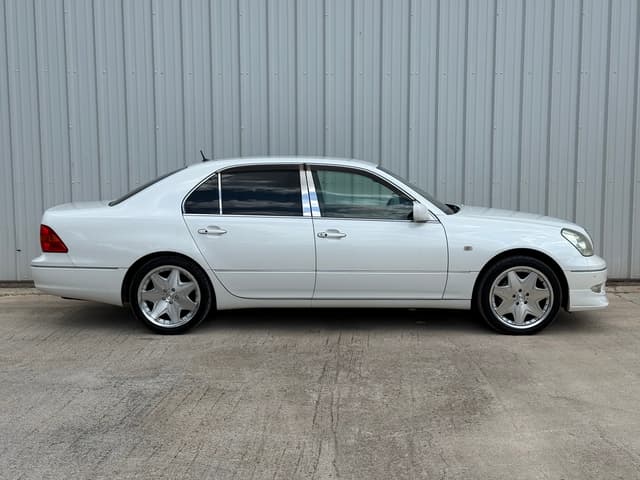2000 Toyota Celsior JDM car for sale — photo 2 of 22