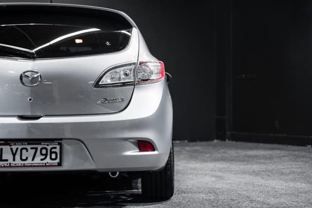 2012 Mazda Axela JDM car for sale — photo 11 of 17