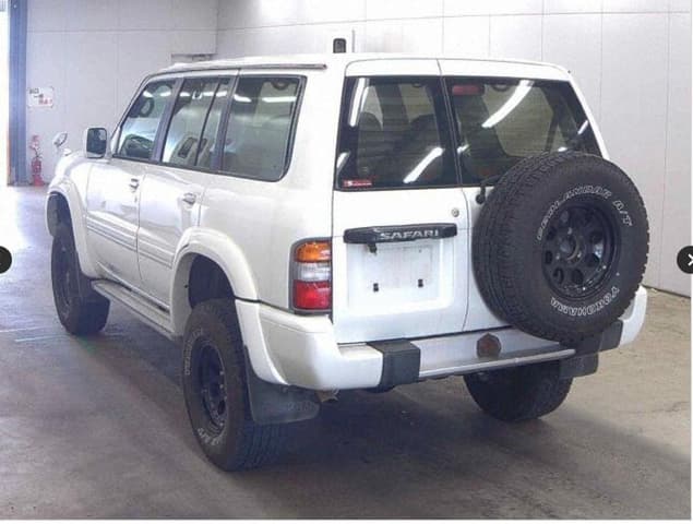 2000 Nissan Safari JDM car for sale — photo 2 of 5