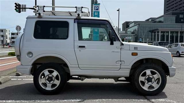1998 Suzuki Jimny JDM car for sale — photo 3 of 25