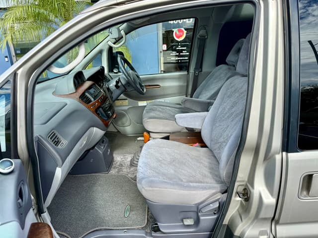 2000 Mitsubishi Delica JDM car for sale — photo 15 of 23