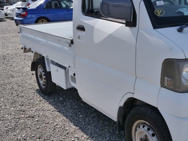 2001 Mitsubishi Minicab JDM car for sale — photo 10 of 25