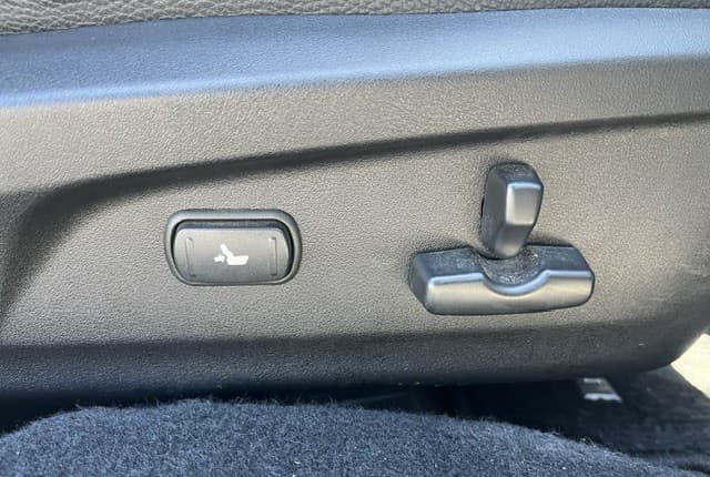 2011 Subaru Legacy JDM car for sale — photo 17 of 25