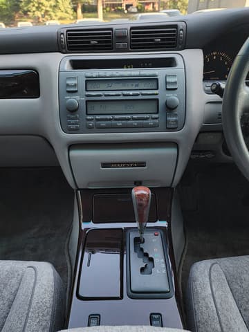 2000 Toyota Crown JDM car for sale — photo 19 of 23