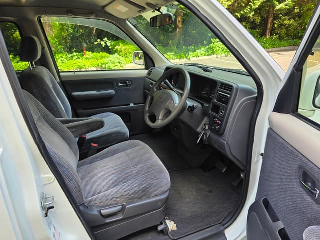 1996 Honda Stepwagon JDM car for sale — photo 10 of 15