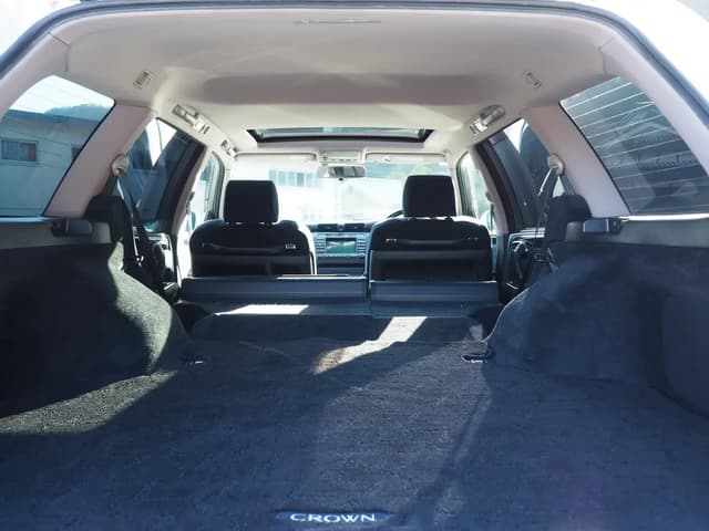 2001 Toyota Crown JDM car for sale — photo 13 of 25