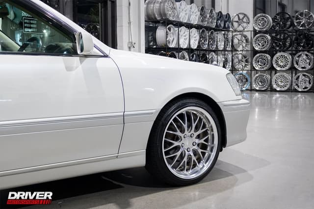 1999 Toyota Crown JDM car for sale — photo 21 of 25