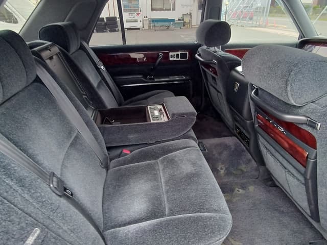 2001 Toyota Century JDM car for sale — photo 9 of 12