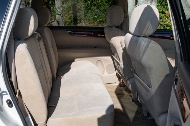 2001 Toyota Ipsum JDM car for sale — photo 11 of 15
