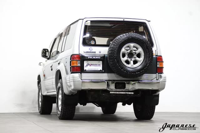 1993 Mitsubishi Pajero JDM car for sale — photo 6 of 25