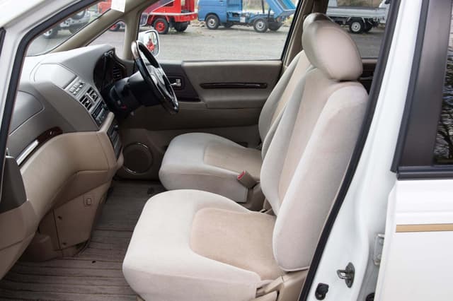 2001 Nissan Presage JDM car for sale — photo 15 of 22