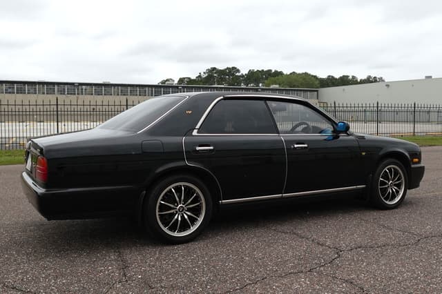 1992 Nissan Gloria JDM car for sale — photo 5 of 20