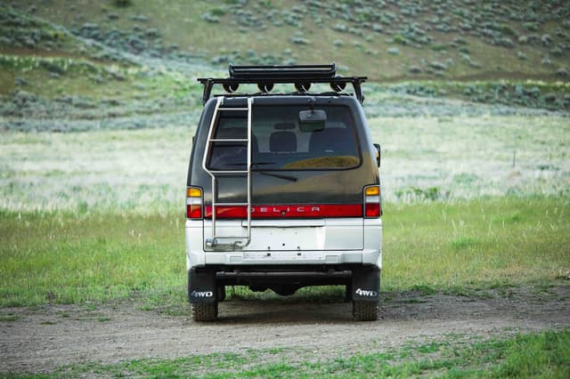 1992 Mitsubishi Delica JDM car for sale — photo 5 of 25