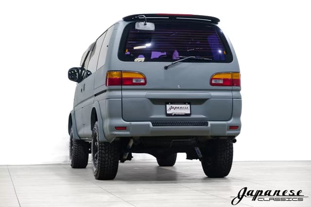 1995 Mitsubishi Delica JDM car for sale — photo 6 of 25