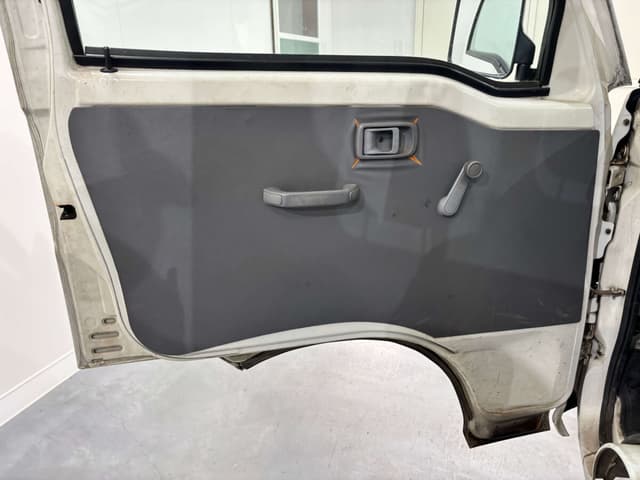 2000 Daihatsu Hijet JDM car for sale — photo 19 of 25