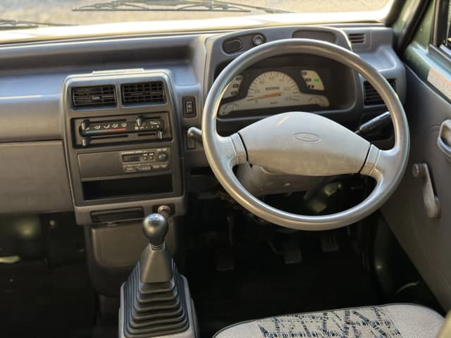1997 Mitsubishi Minicab JDM car for sale — photo 14 of 17