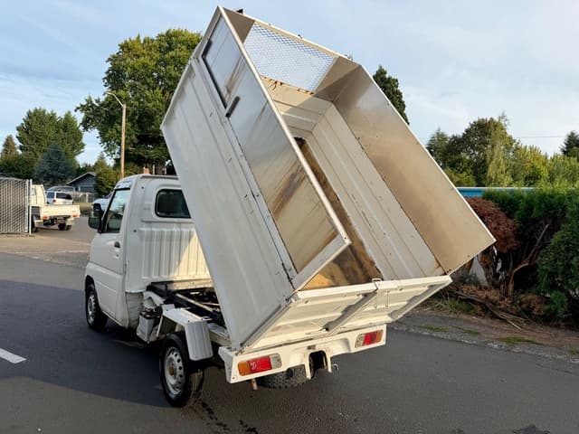 2001 Mitsubishi Minicab JDM car for sale — photo 8 of 25