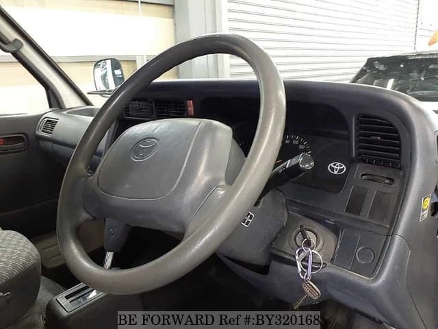 1999 Toyota HiAce JDM car for sale — photo 3 of 8