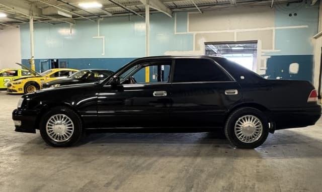 1999 Toyota Crown JDM car for sale — photo 18 of 25