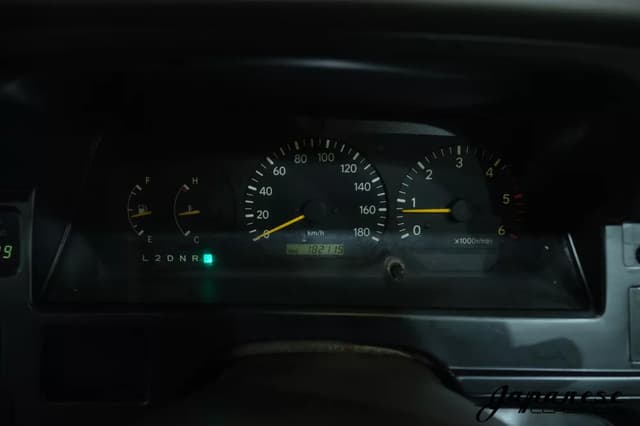 1998 Toyota HiAce JDM car for sale — photo 14 of 25