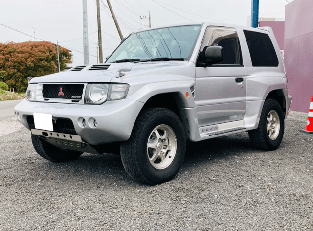 1997 Mitsubishi Pajero JDM car for sale — photo 2 of 10