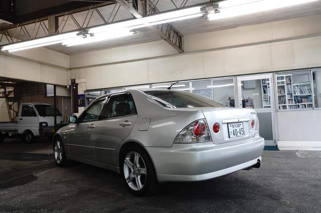 1999 Toyota Altezza JDM car for sale — photo 10 of 25
