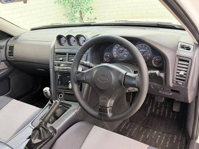 1998 Nissan Skyline JDM car for sale — photo 6 of 17